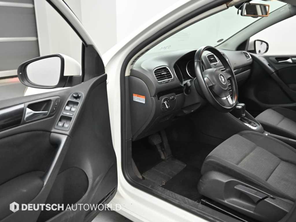 Volkswagen Golf - Vista 11