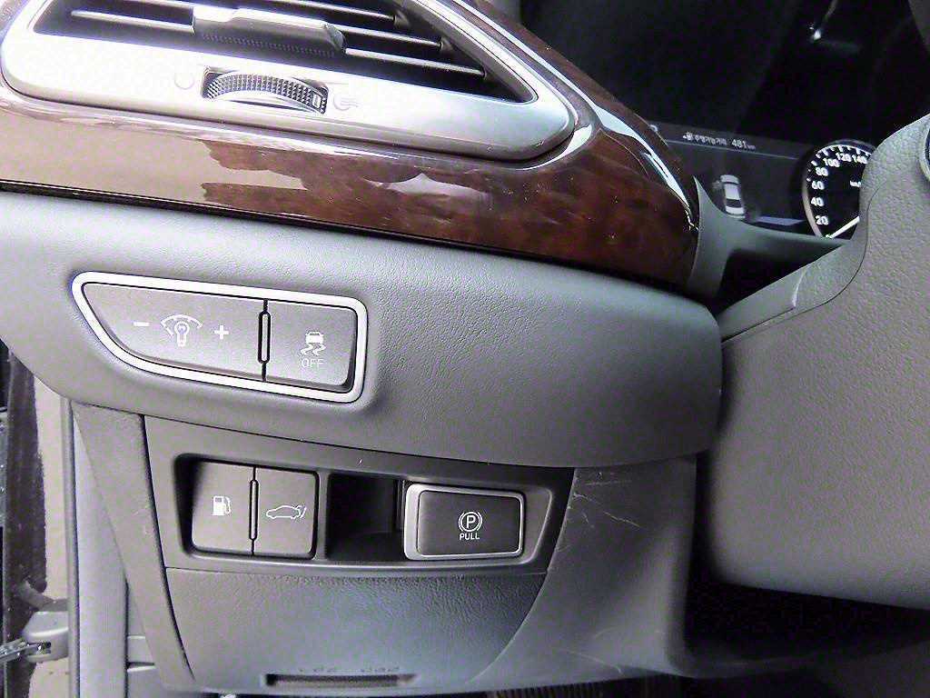 Genesis EQ900 - Vista 12