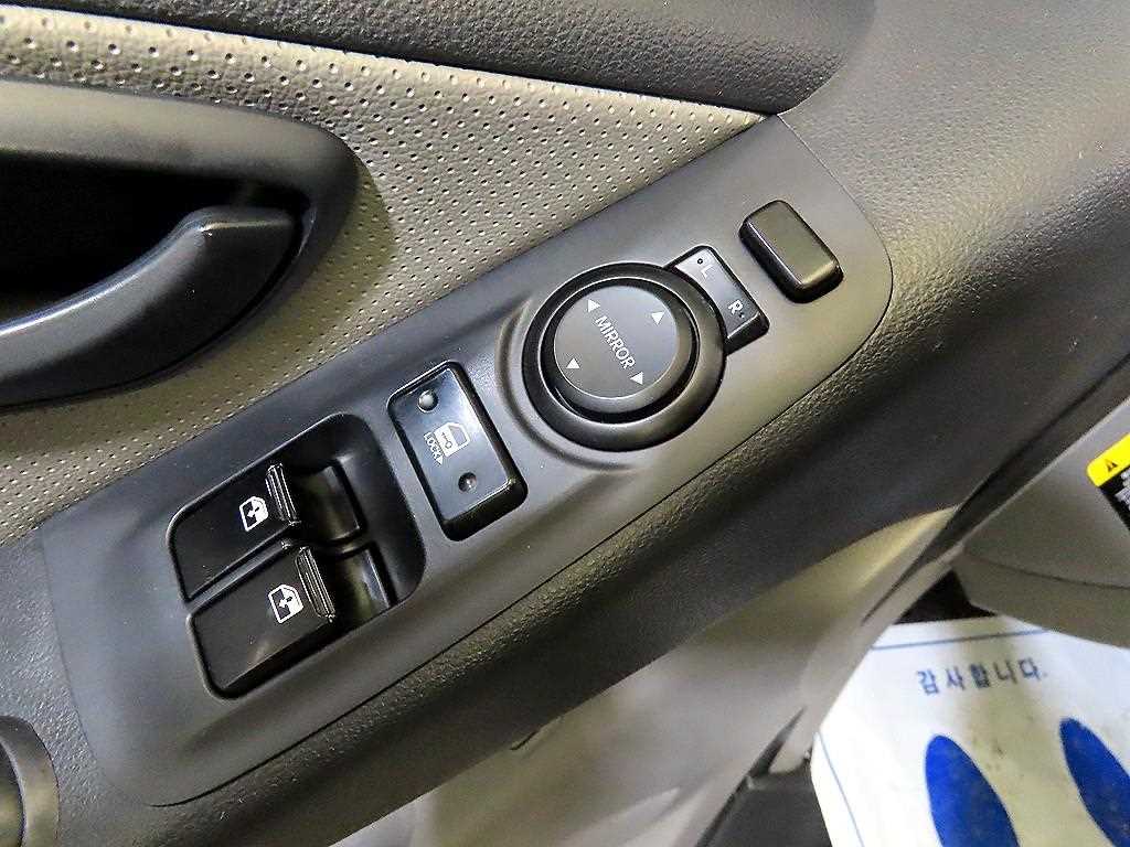 HYUNDAI Starex - Vista 12