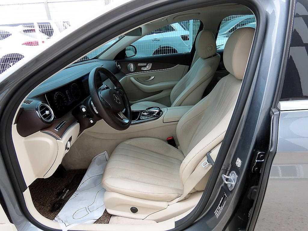 Mercedes Benz E class - Vista 6