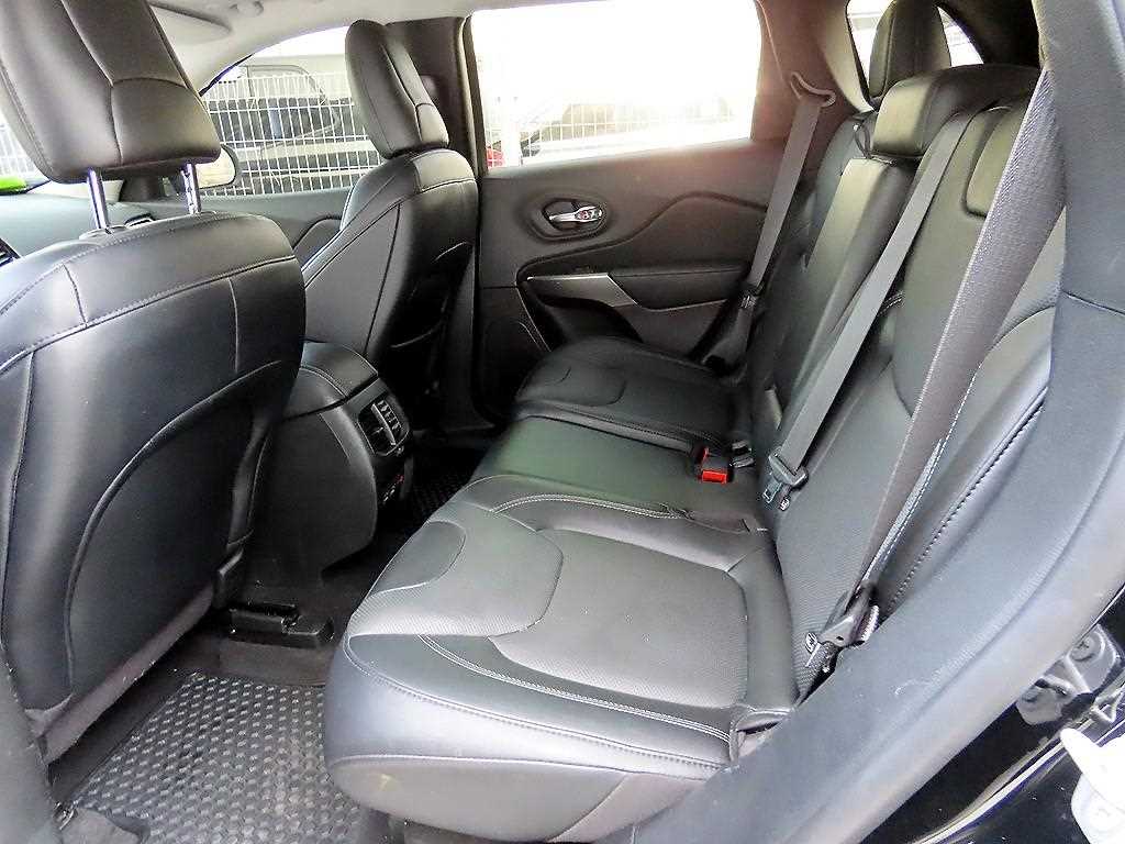 Jeep Cherokee - Vista 6