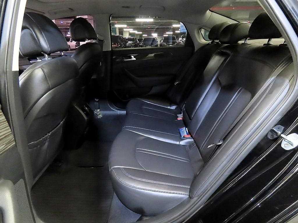 HYUNDAI Sonata - Vista 7