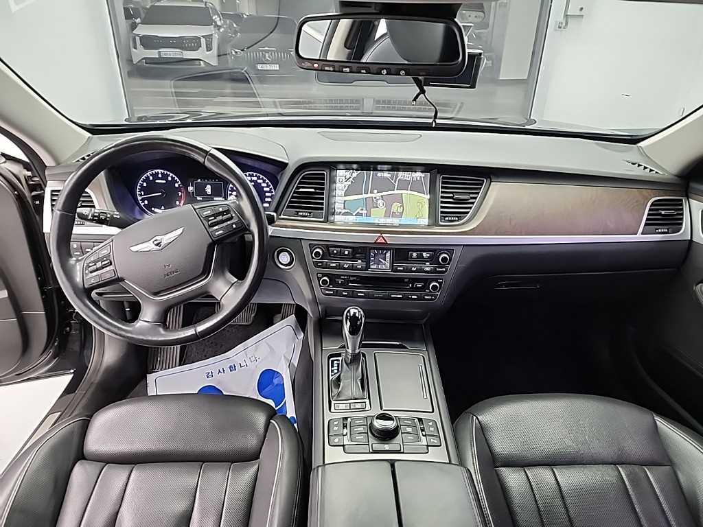 HYUNDAI Genesis - Vista 9