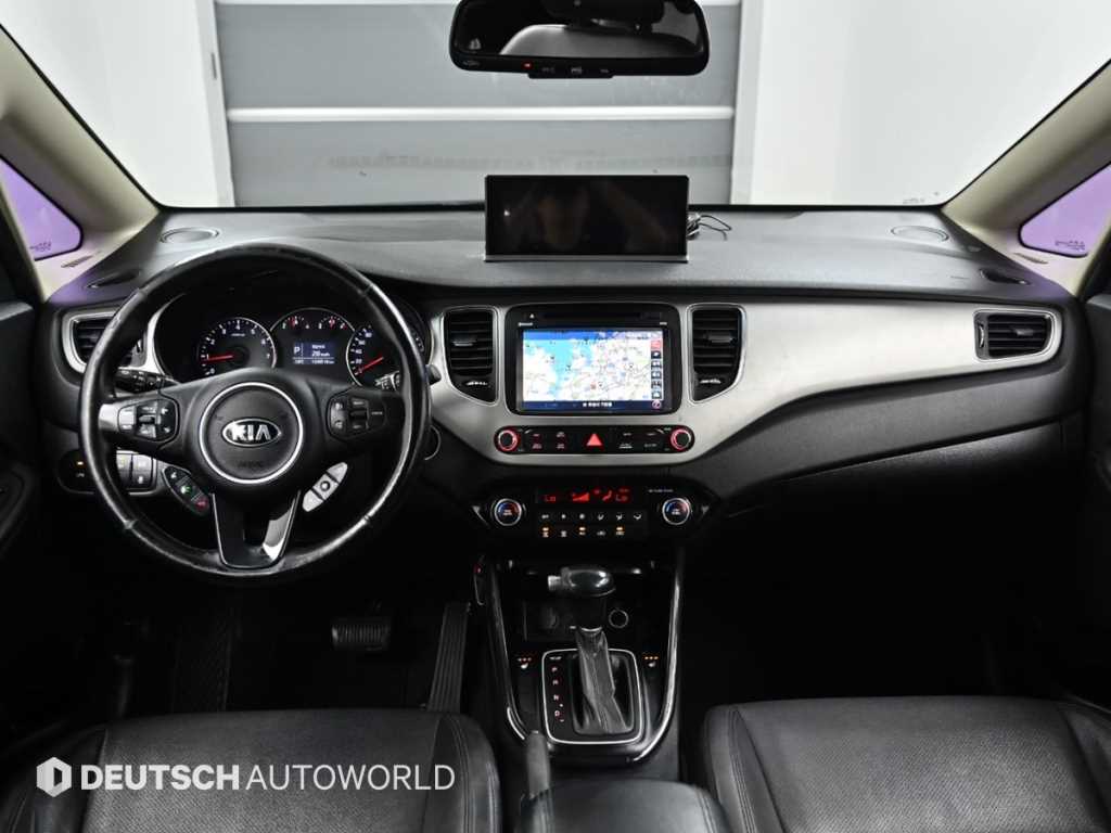 KIA Carens - Vista 7