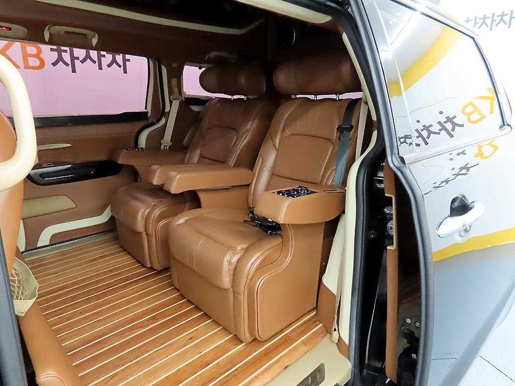KIA Carnival - Vista 6