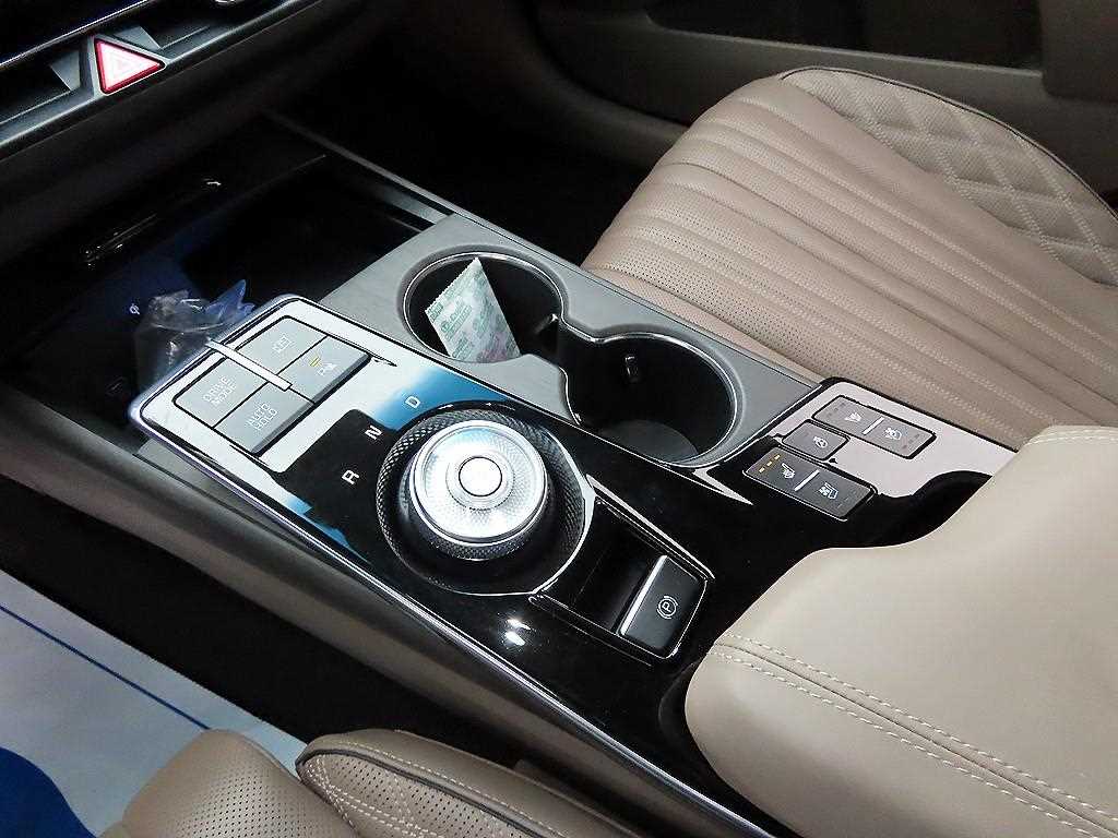 KIA K8 - Vista 11