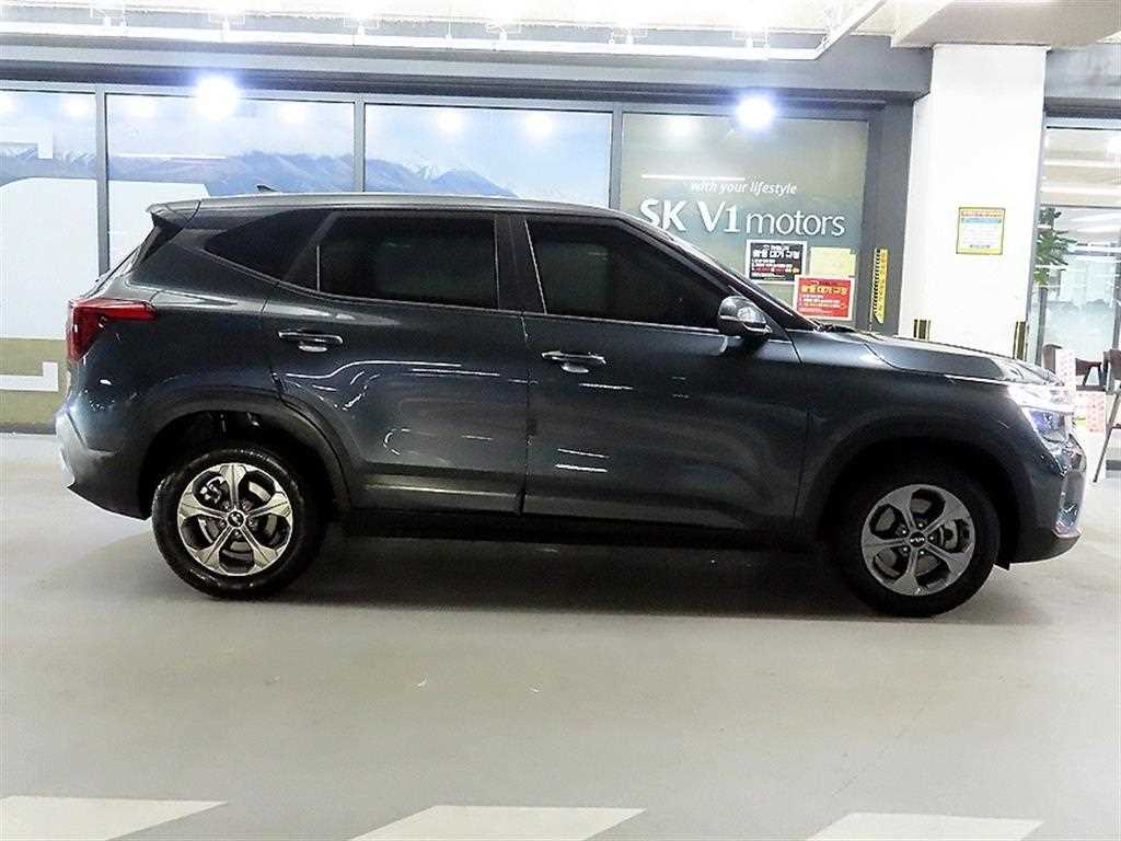 KIA Seltos - Vista 4
