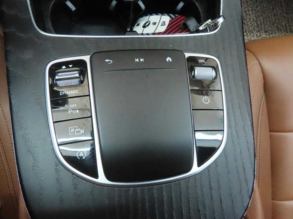 Mercedes Benz E class - Vista 12