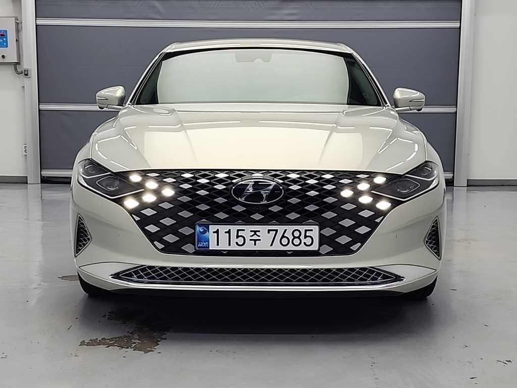 HYUNDAI Grandeur - Vista 2