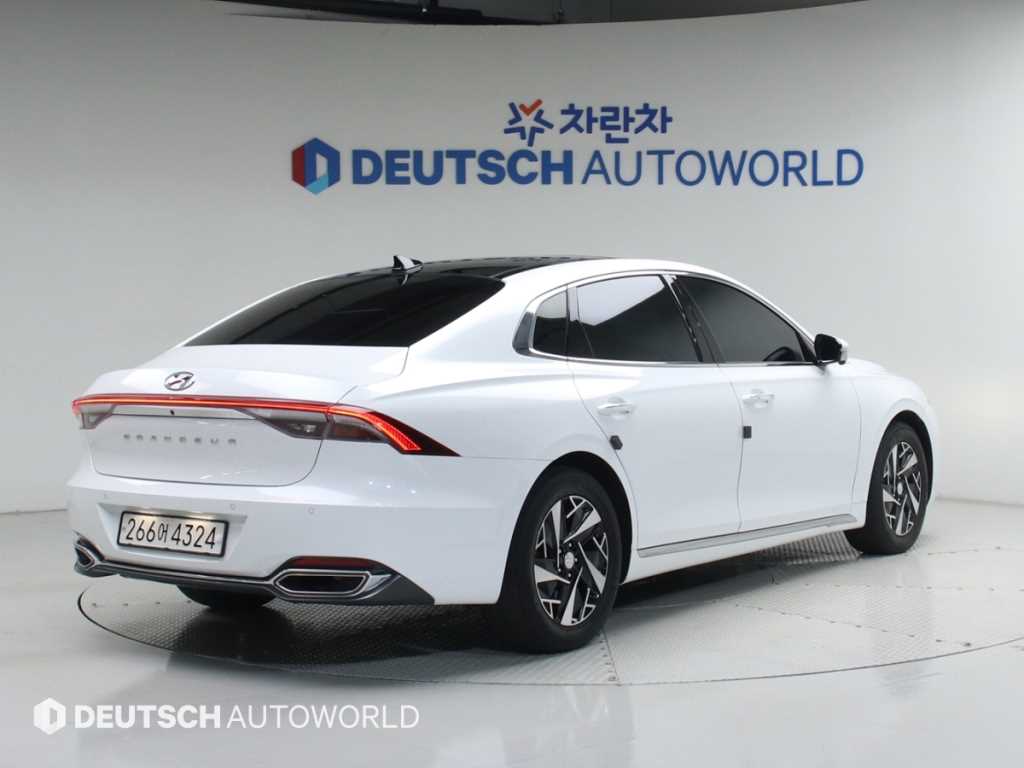 HYUNDAI Grandeur - Vista 2