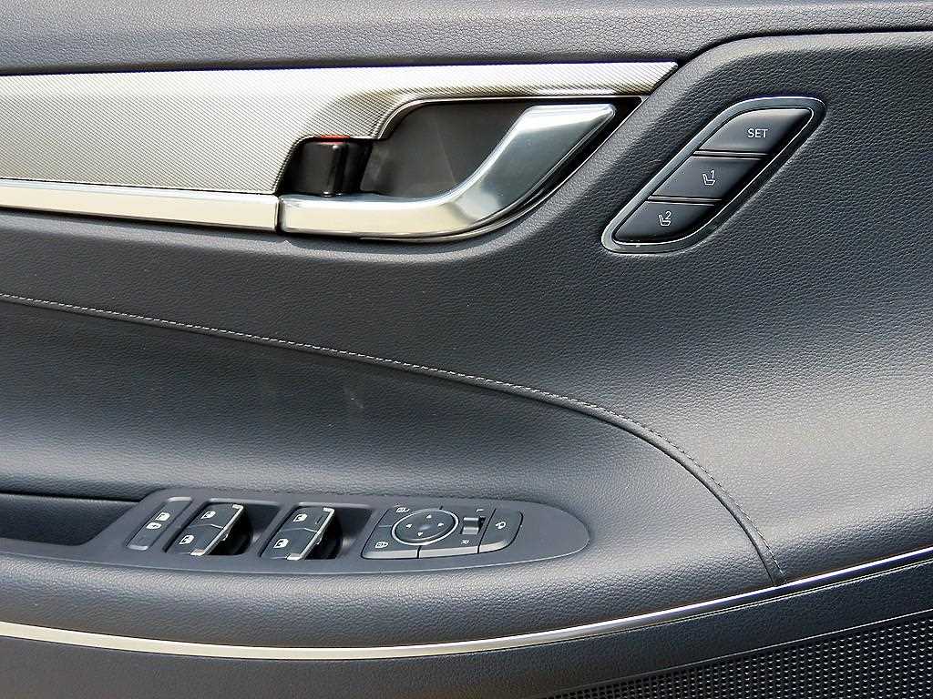 HYUNDAI Grandeur - Vista 11