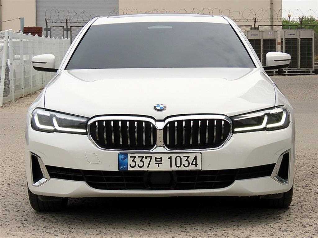 BMW 5 Series 2022 Blanco - Importación desde Corea - HF Imports Iquique - Foto 1