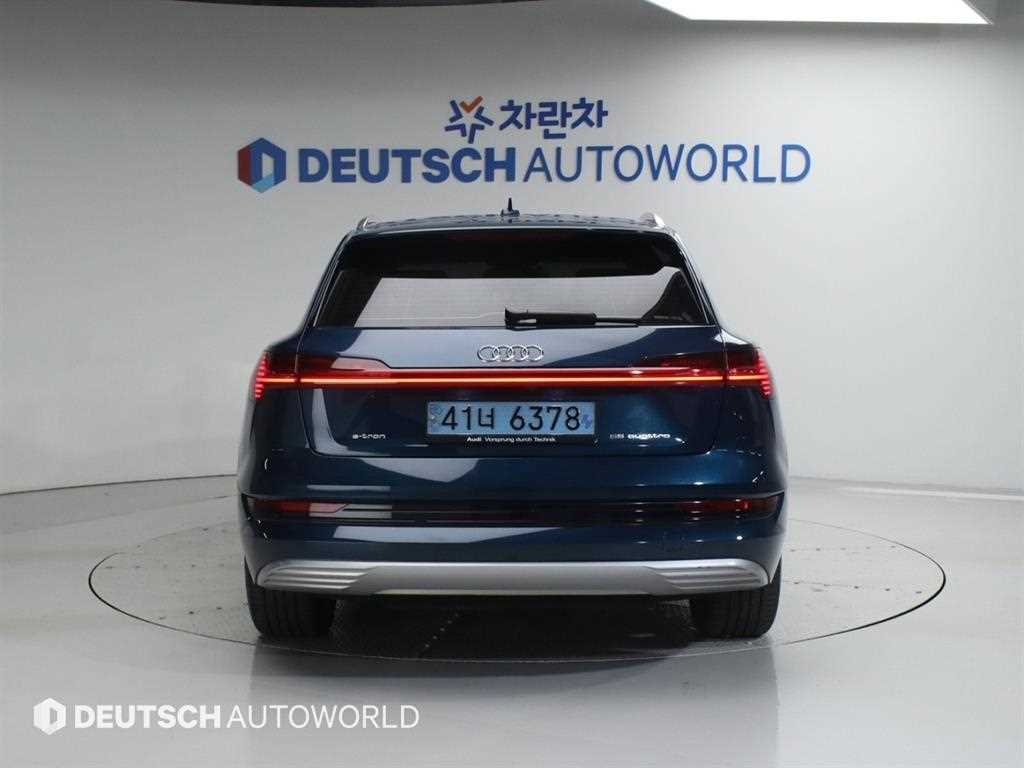 Audi e-Tron - Vista 4