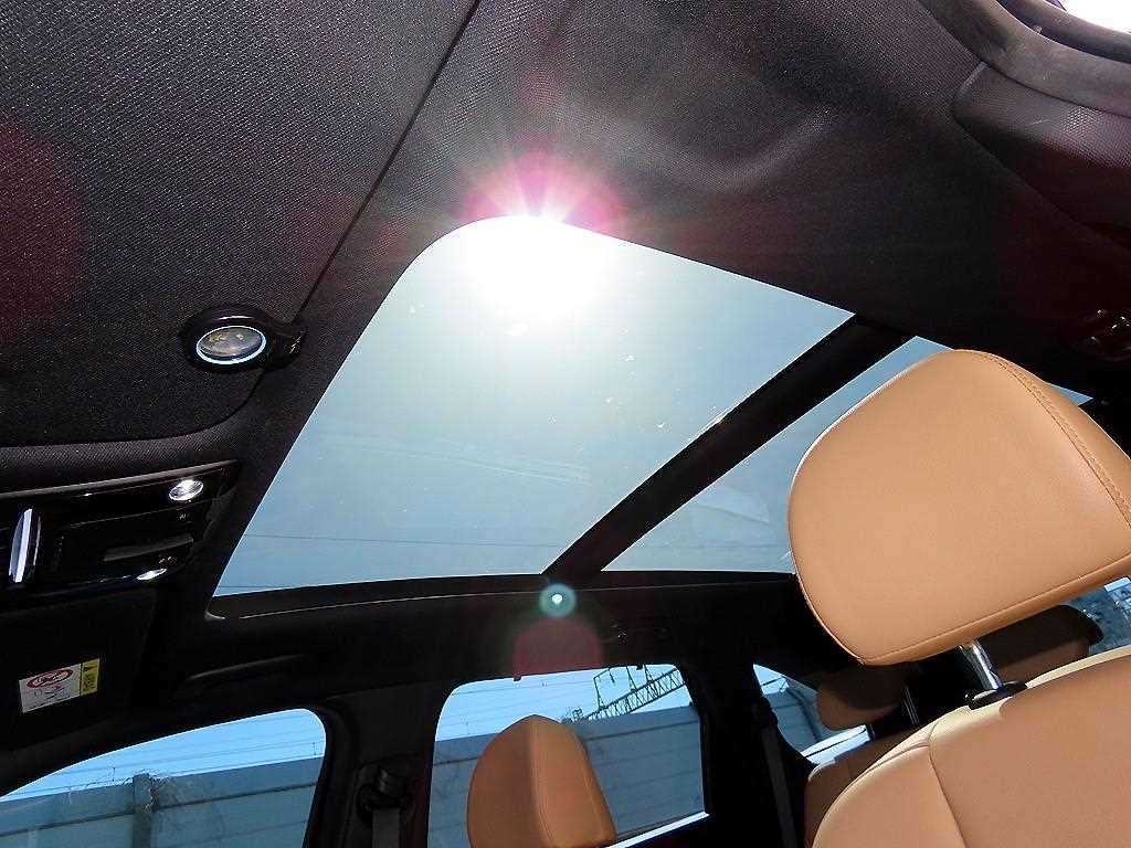 KIA Sorento - Vista 11
