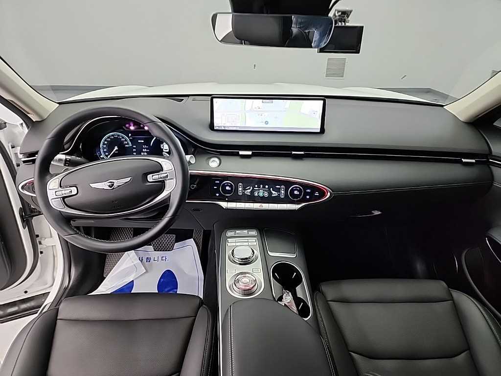 Genesis GV70 - Vista 7