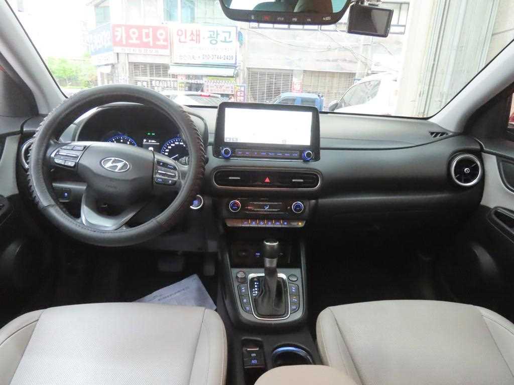 HYUNDAI Kona - Vista 7