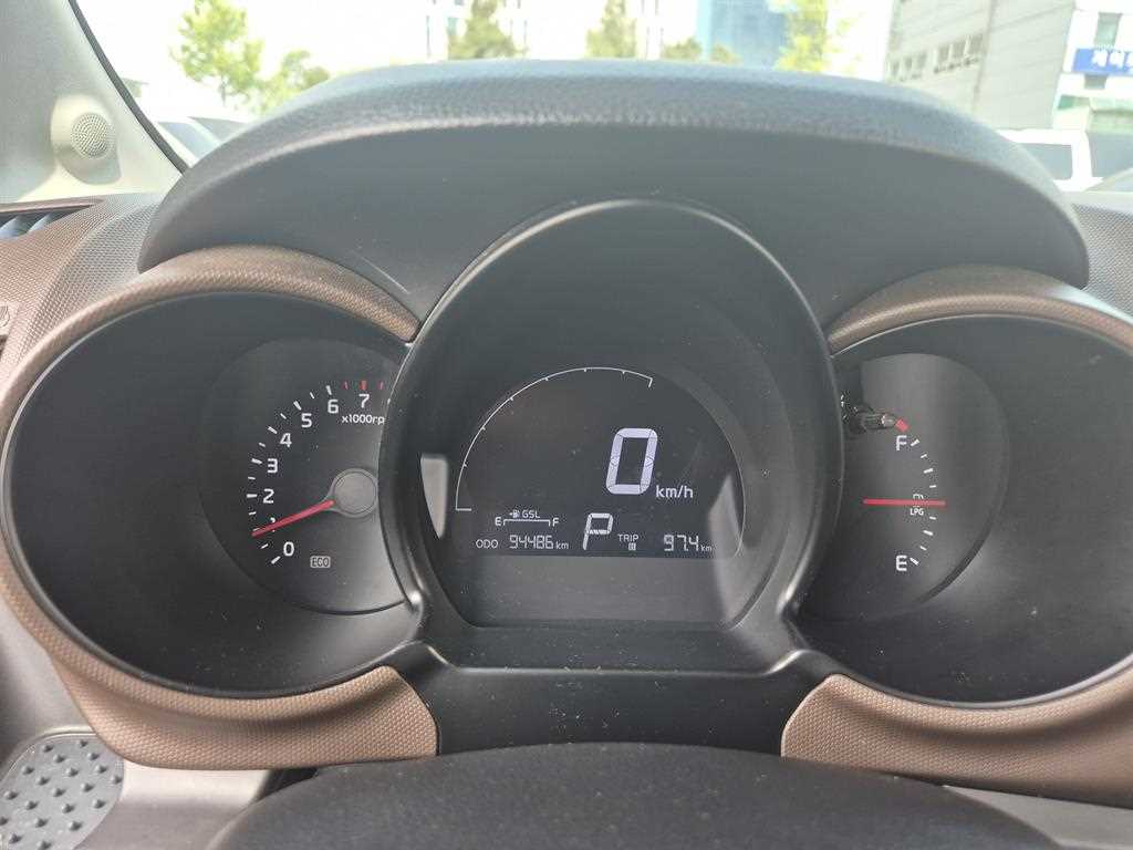 KIA Ray - Vista 7