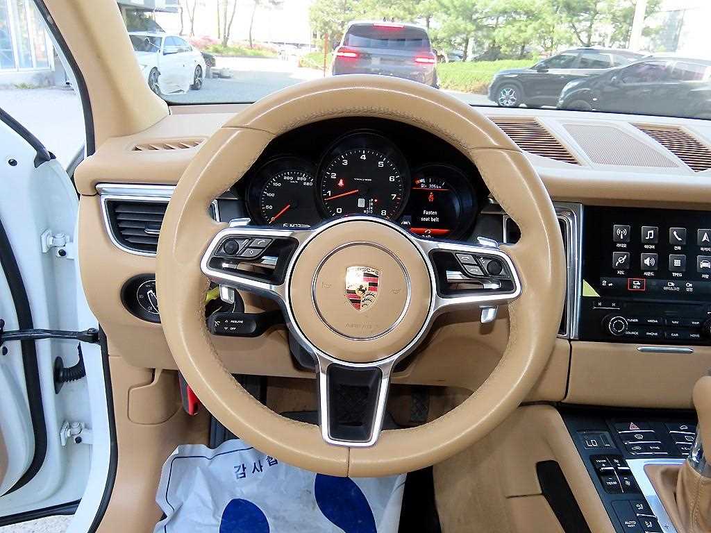 Porsche Macan - Vista 8