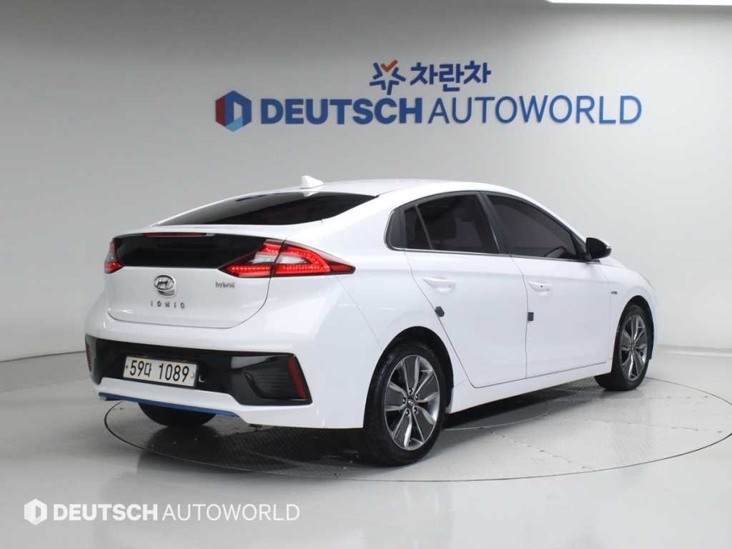 HYUNDAI Ioniq - Vista 2