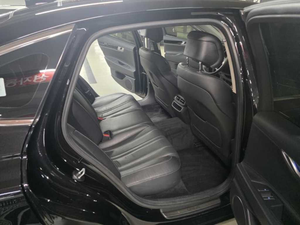Genesis G80 - Vista 12