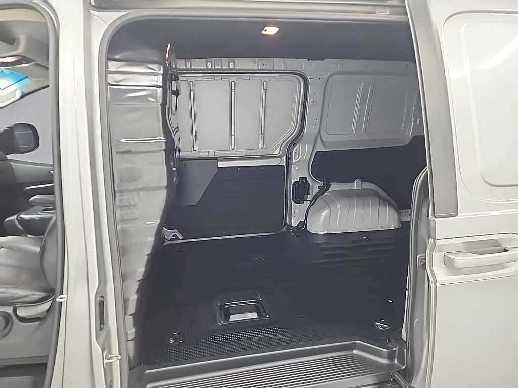 HYUNDAI Staria - Vista 12