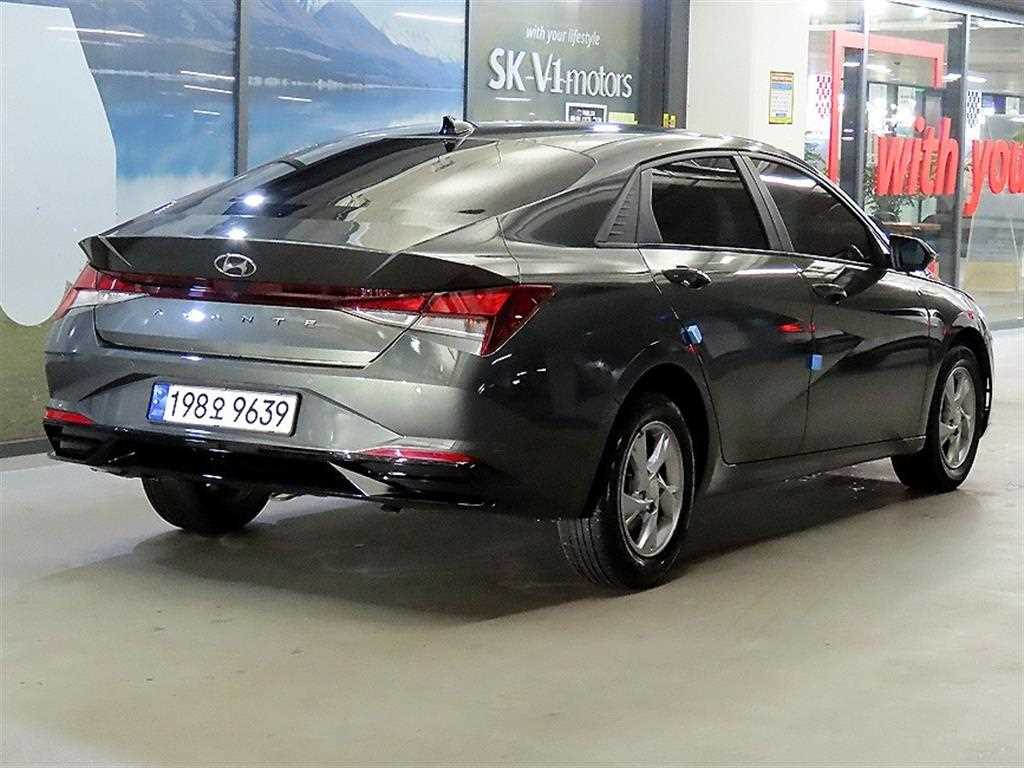 HYUNDAI Avante - Vista 4