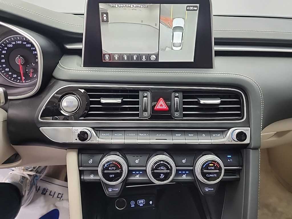 Genesis G70 - Vista 10