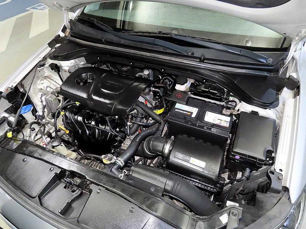 HYUNDAI Avante 2018 Plateado - Importación desde Corea - HF Imports Iquique - Foto 17