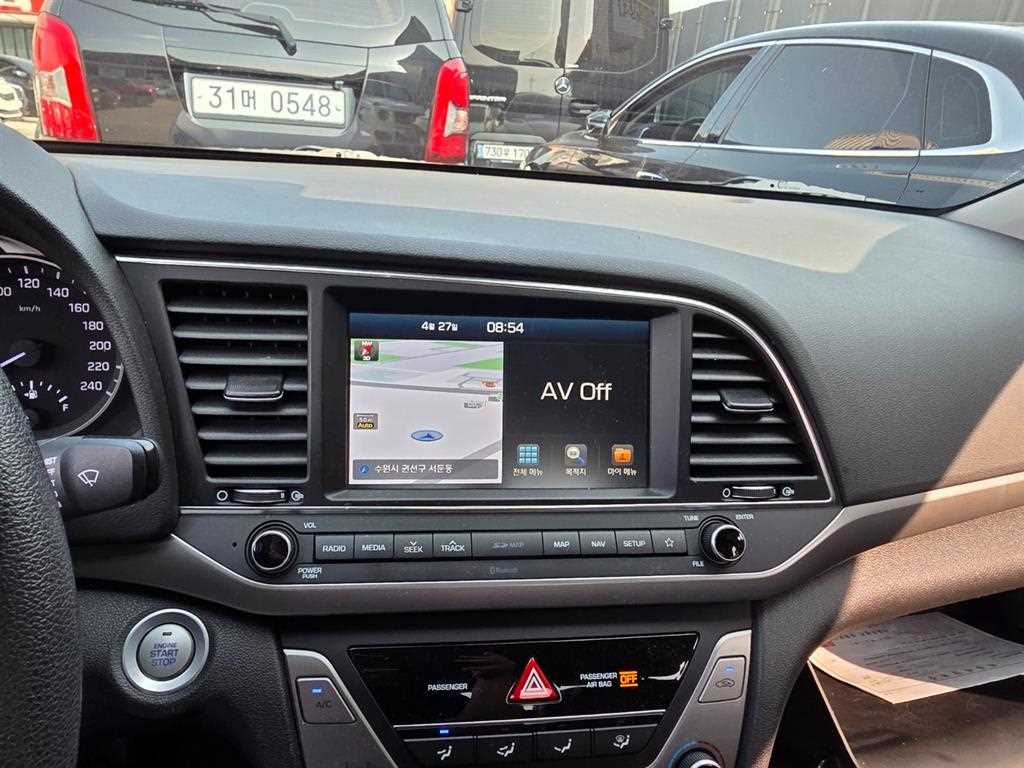 HYUNDAI Avante - Vista 6