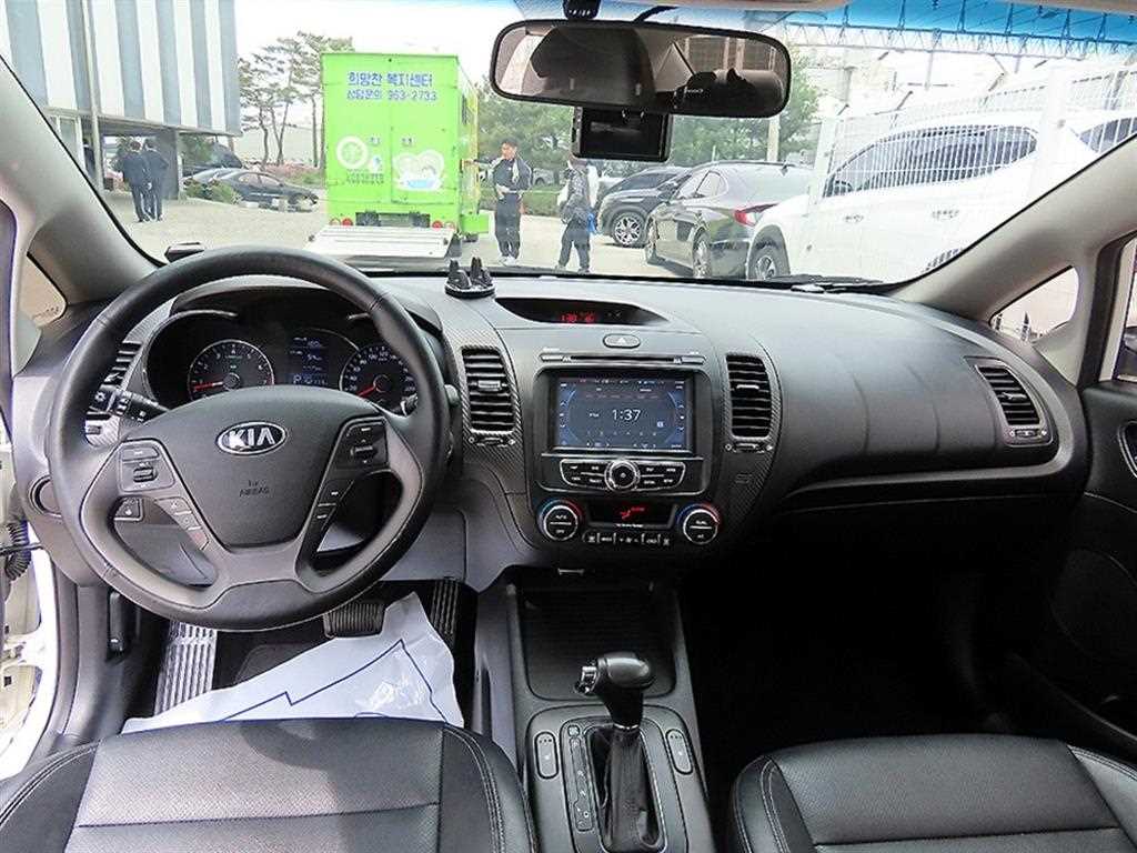 KIA K3 - Vista 7