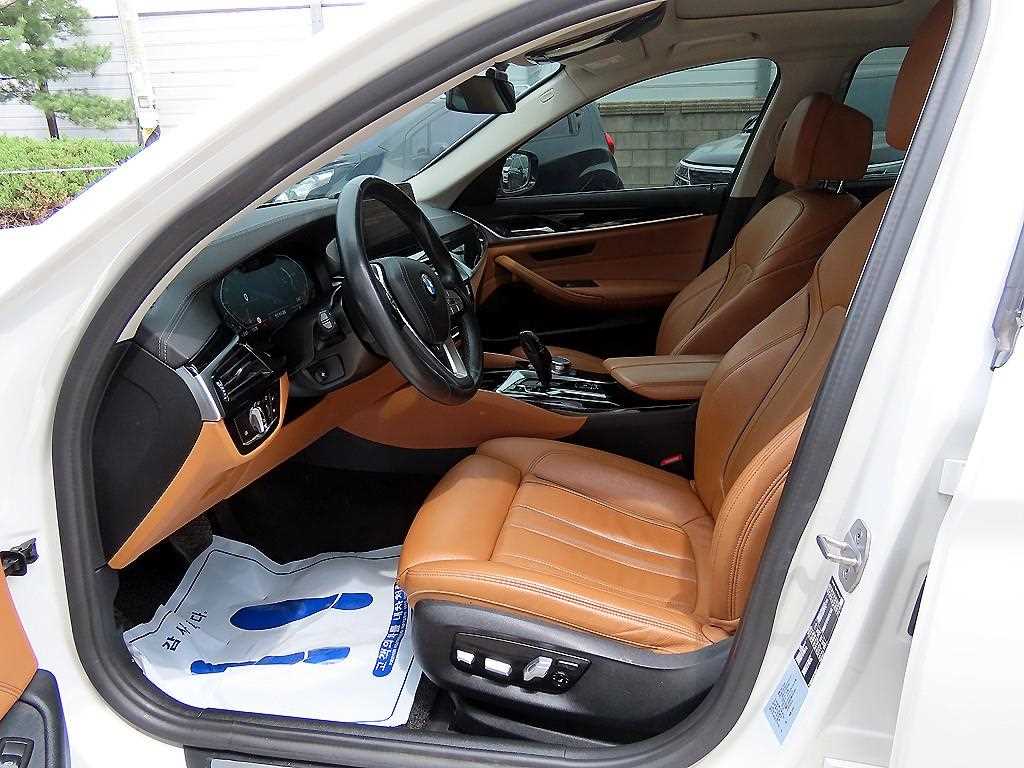 BMW 5 Series - Vista 5