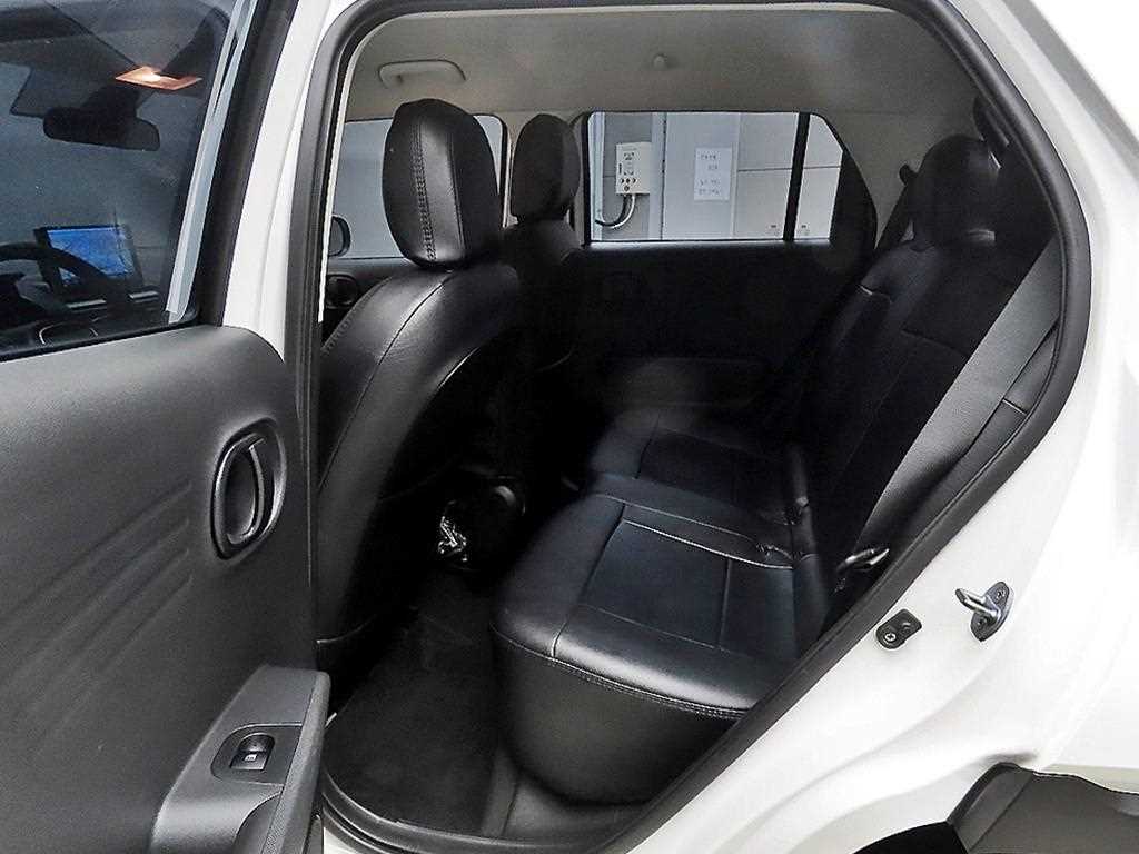 HYUNDAI Casper - Vista 6