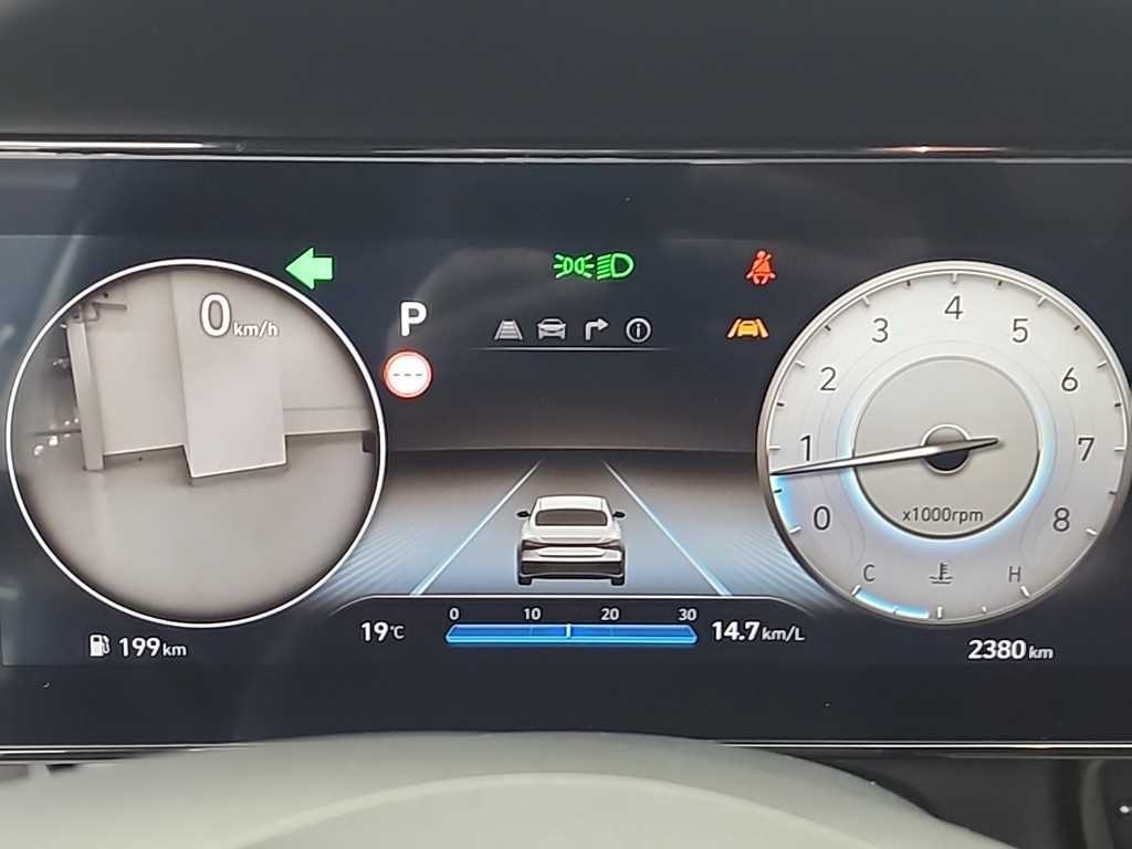 HYUNDAI Avante - Vista 6