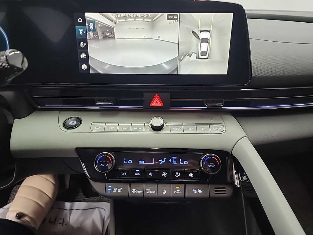 HYUNDAI Avante - Vista 10