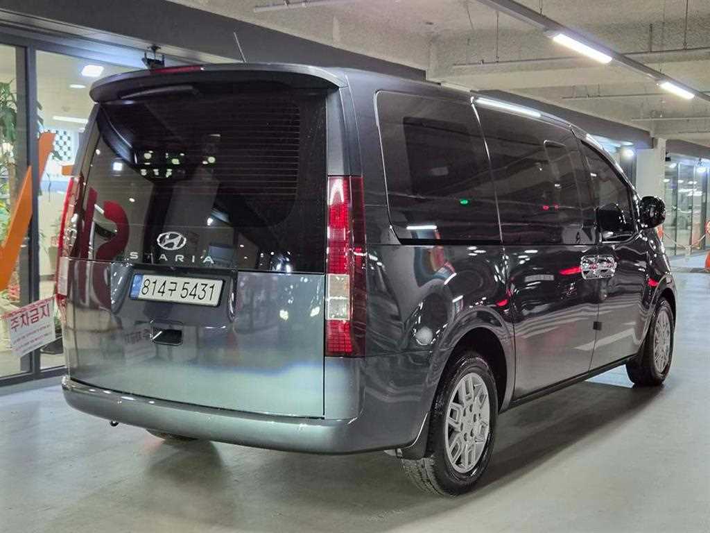 HYUNDAI Staria - Vista 4