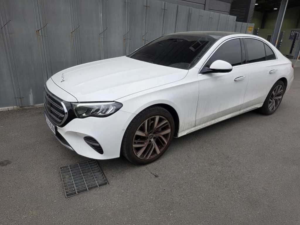 Mercedes Benz E class - Vista 2