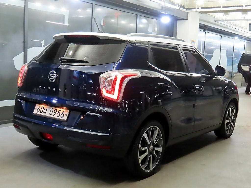 Ssangyong Tivoli - Vista 4