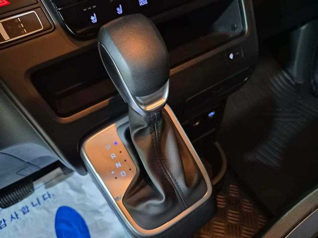 HYUNDAI Staria - Vista 11