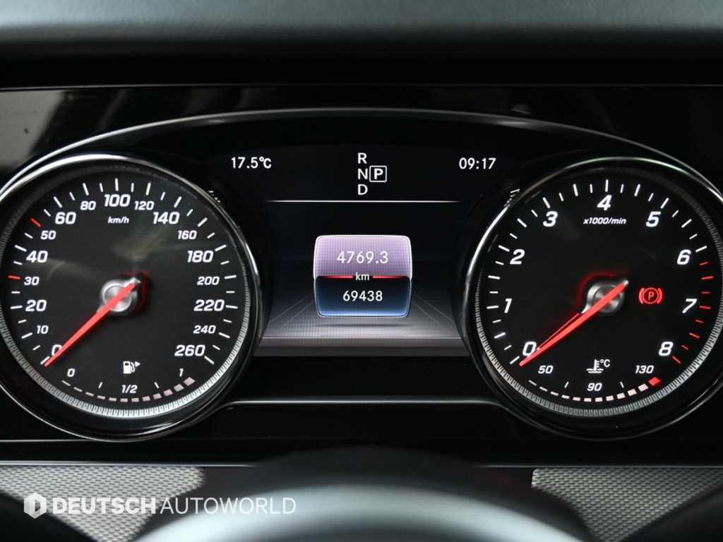 Mercedes Benz E class - Vista 8