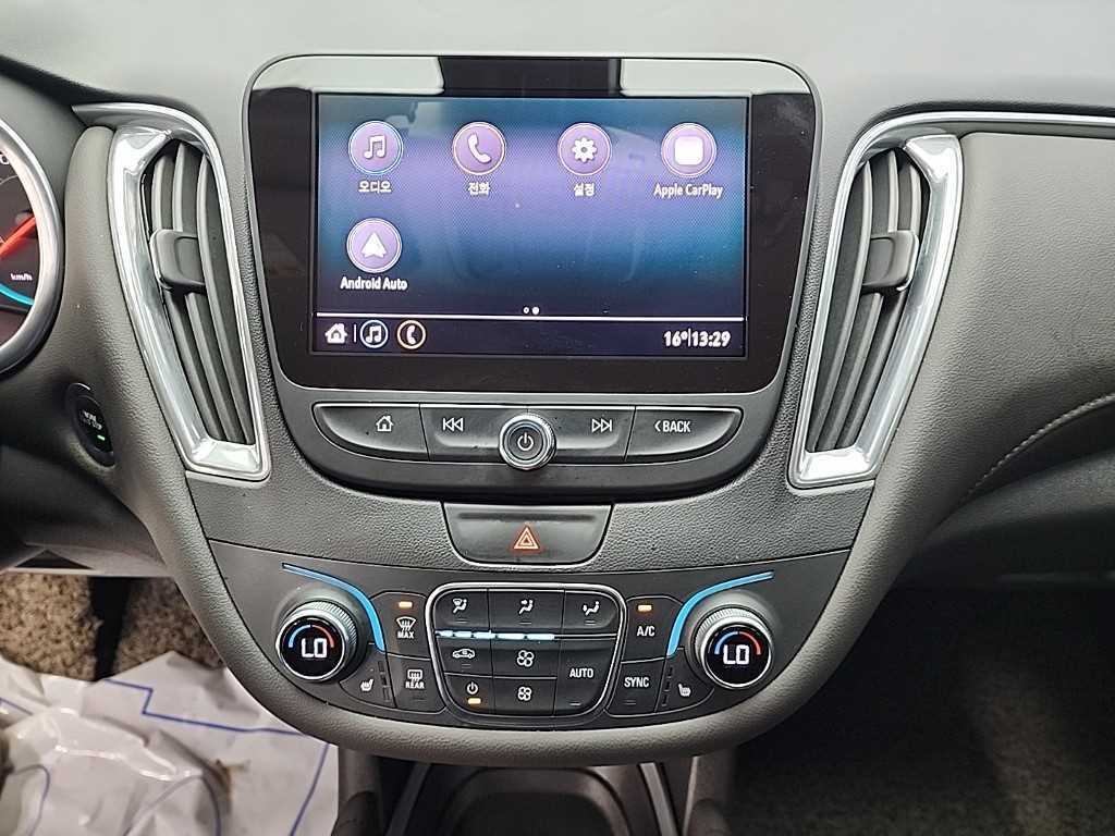 Chevrolet Malibu - Vista 10