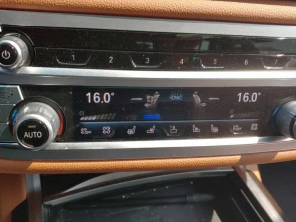 BMW 7 Series - Vista 10