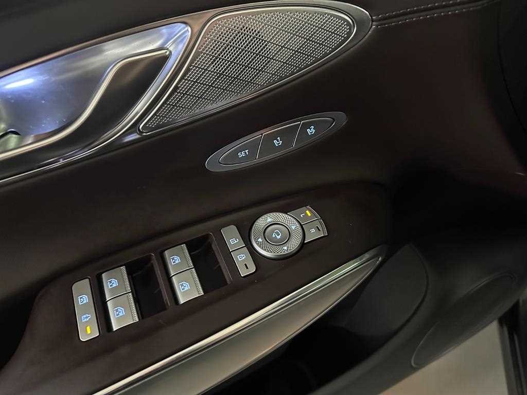 Genesis GV70 - Vista 7