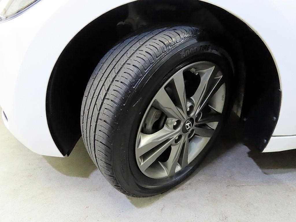 HYUNDAI Avante 2016 Blanco - Importación desde Corea - HF Imports Iquique - Foto 18
