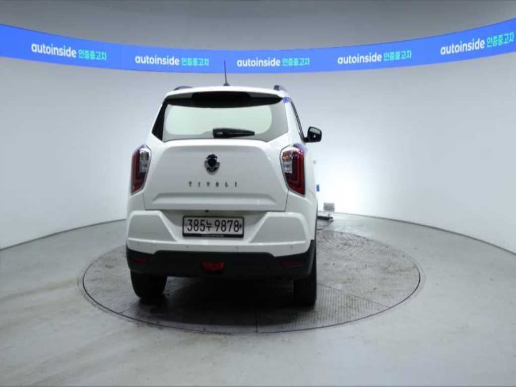 Ssangyong Tivoli - Vista 2
