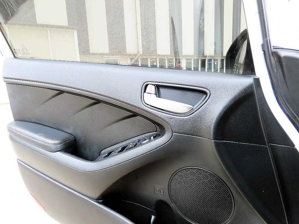 KIA K3 - Vista 11