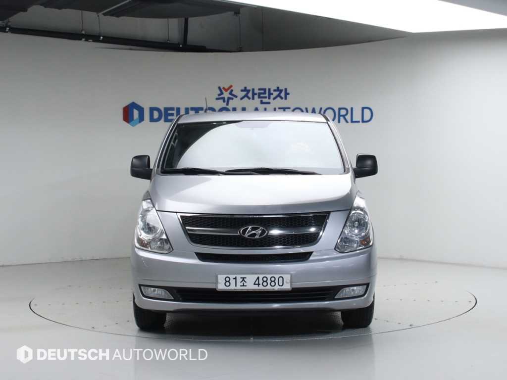 HYUNDAI Starex - Vista 3