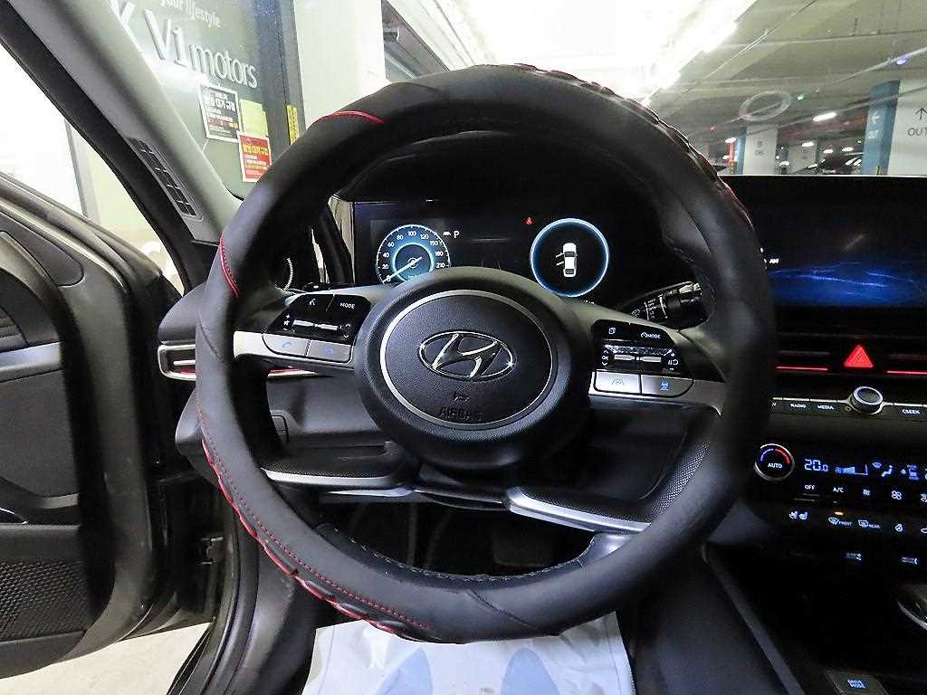 HYUNDAI Avante - Vista 8