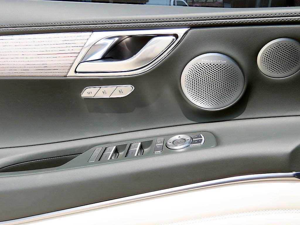 Genesis GV80 - Vista 11