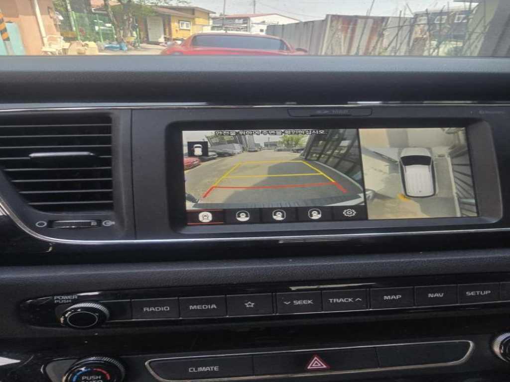 KIA Carnival - Vista 8