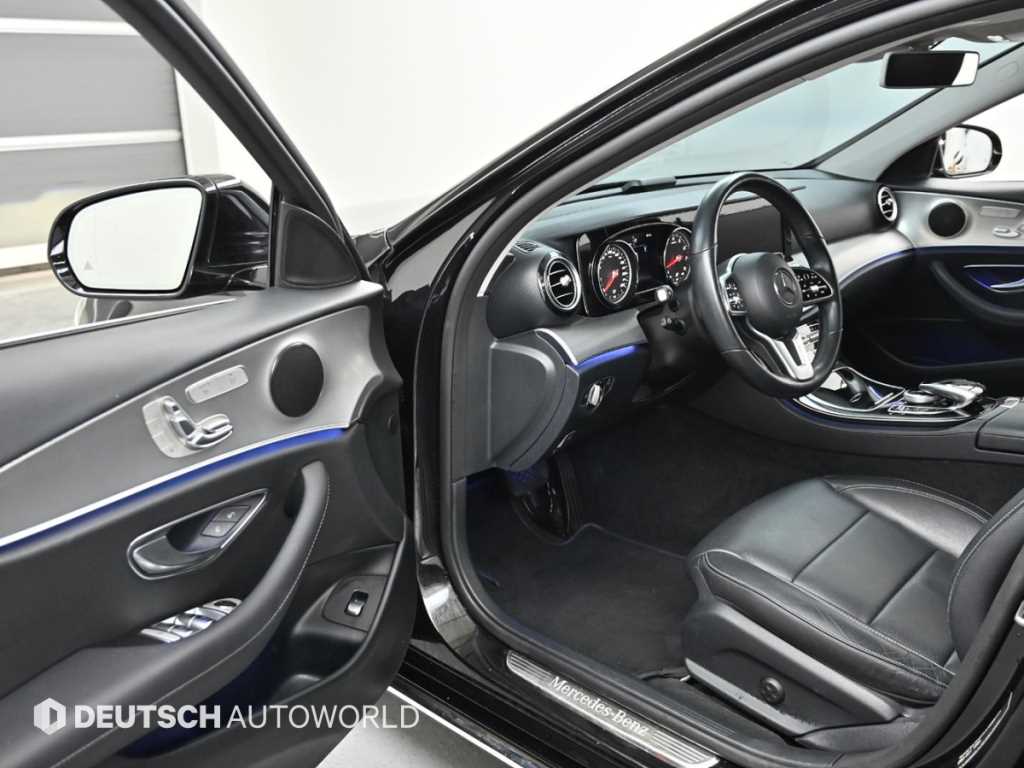 Mercedes Benz E class - Vista 11